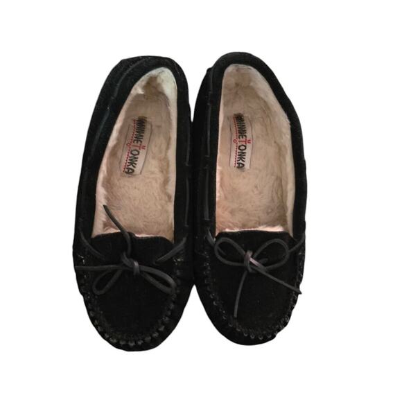 Minnetonka Slippers - Picture 1 of 5
